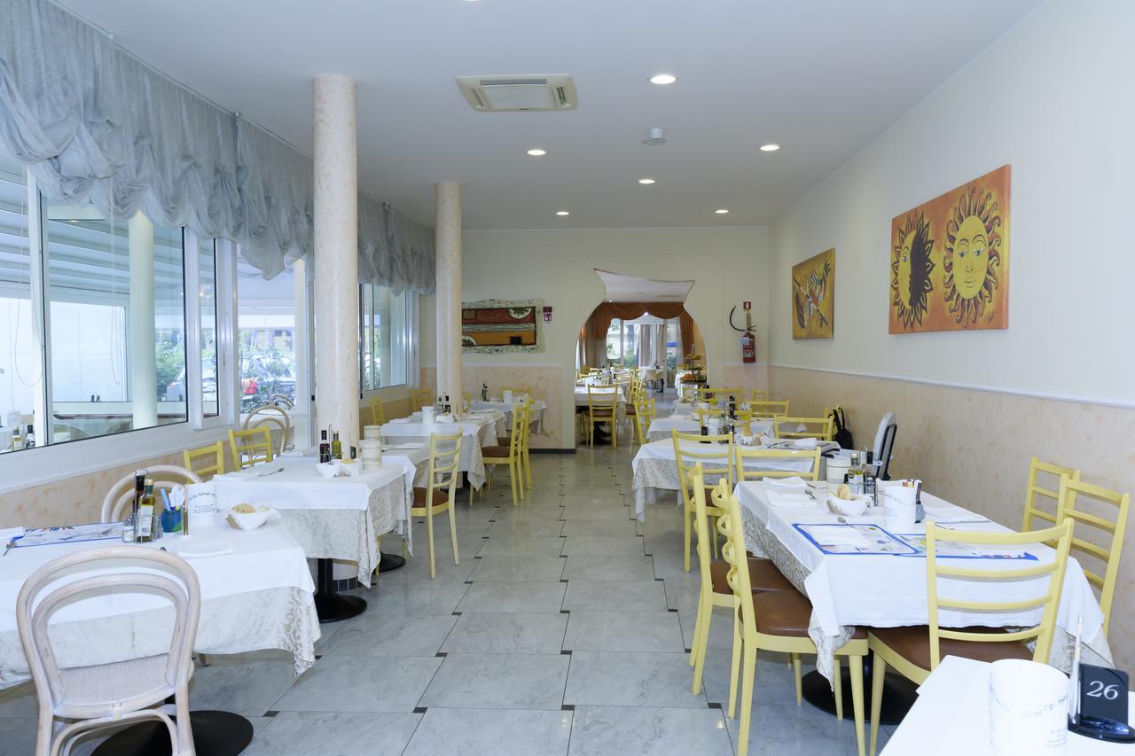 Mondial Hotel Cervia Exterior foto